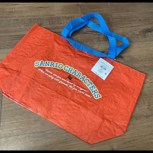 SANRIO-Imported (NWT) EXTRA Large Character Tote Bag - Picture 13 of 14